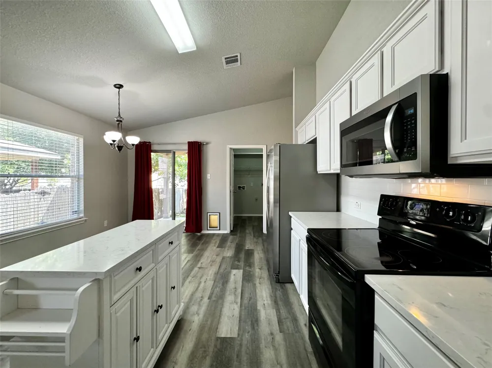 1014 Aiken Drive Leander, TX 78641