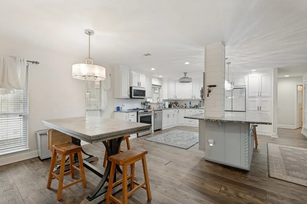 824 Wheelwood Drive Hurst, TX 76053