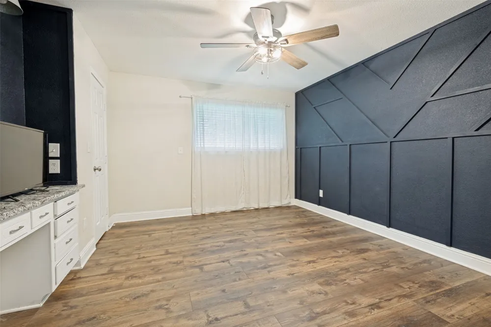 824 Wheelwood Drive Hurst, TX 76053