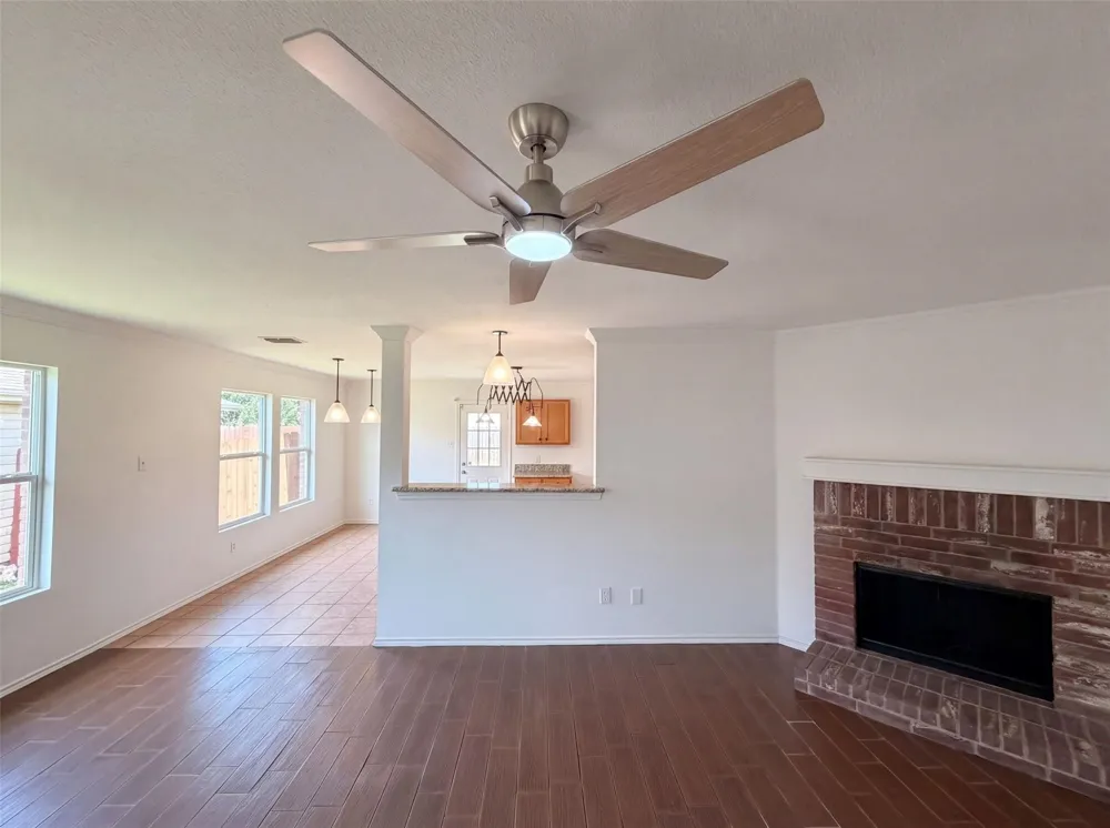 6200 St James Place Denton, TX 76210