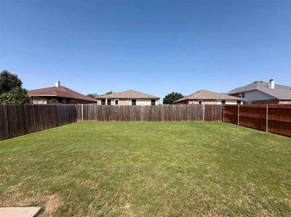 6200 St James Place Denton, TX 76210