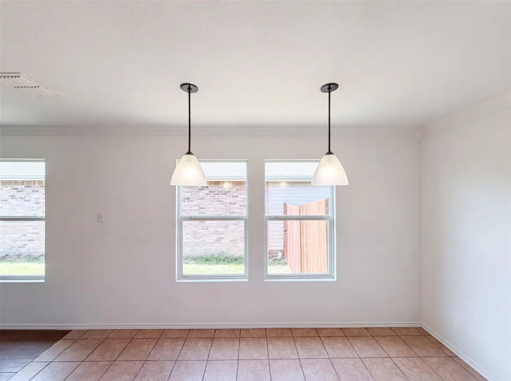 6200 St James Place Denton, TX 76210