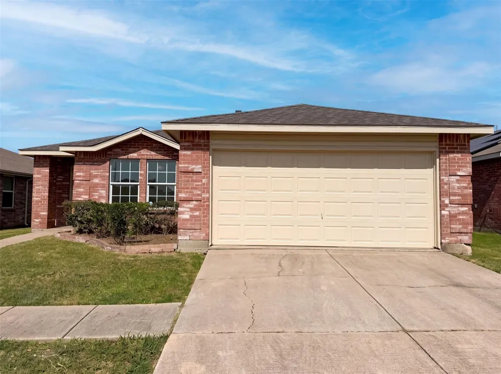 6200 St James Place Denton, TX 76210