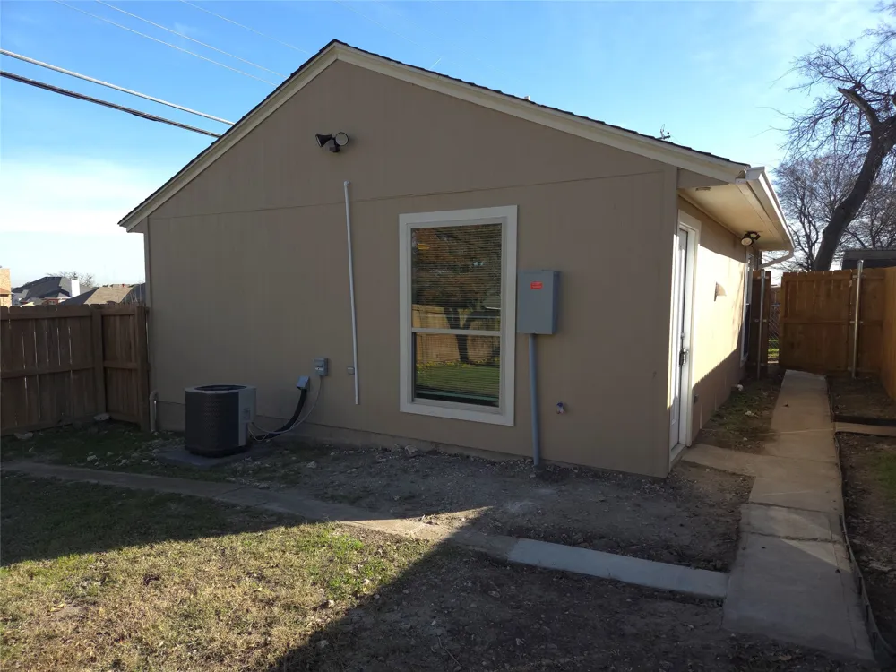 1135 Holly Glen Circle #A Dallas, TX 75232