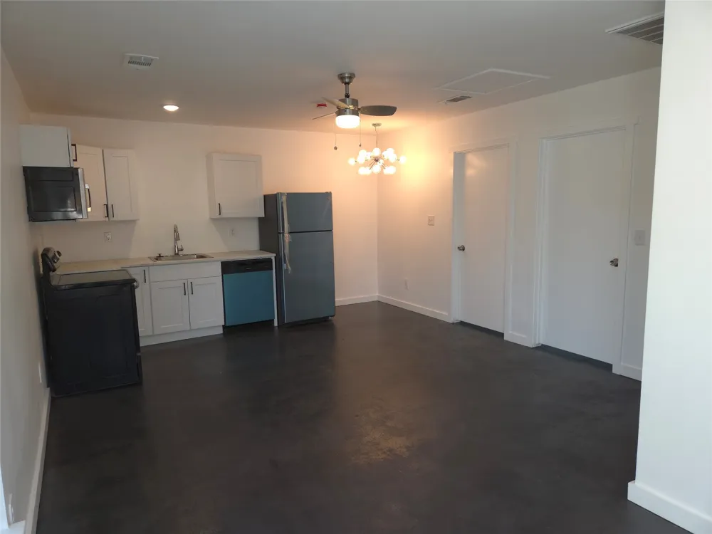 1135 Holly Glen Circle #A Dallas, TX 75232
