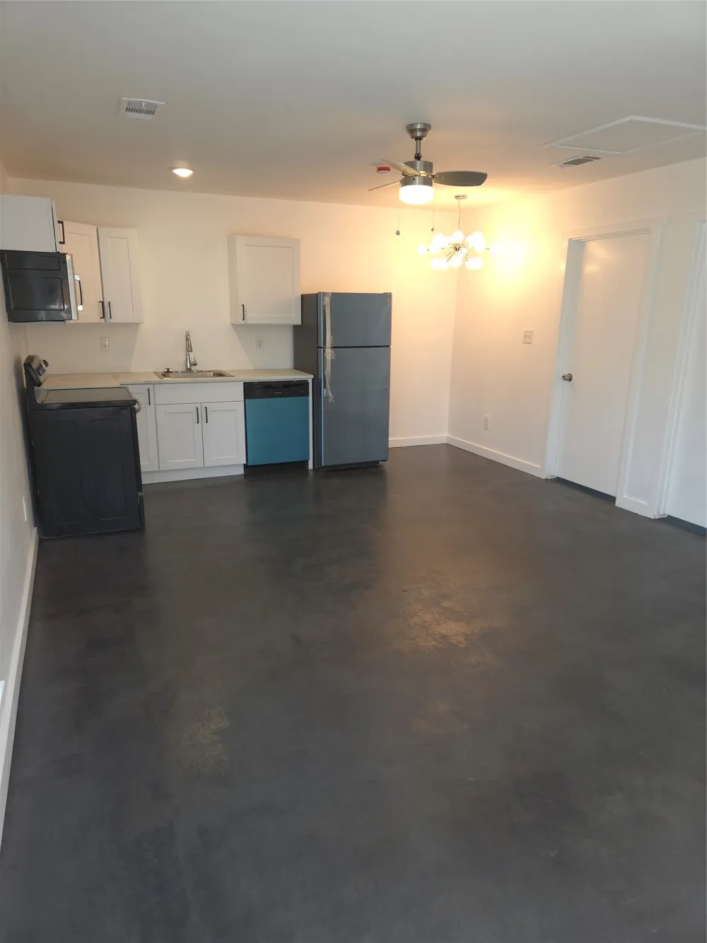 1135 Holly Glen Circle #A Dallas, TX 75232