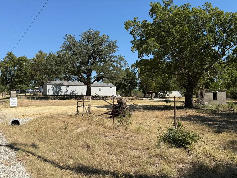 803 Billings Road Tolar, TX 76476