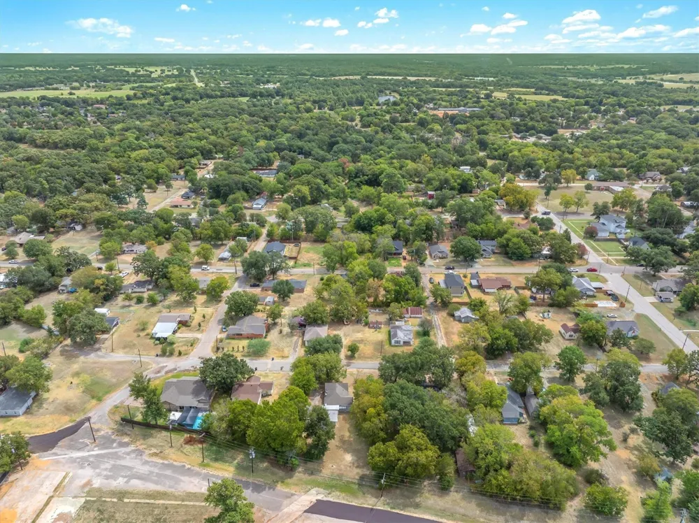 909 N Naid Street Grand Saline, TX 75140
