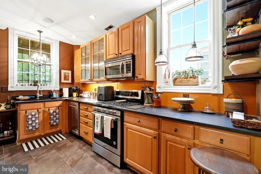 3493 HOLMEAD PLACE NW Washington, DC 20010