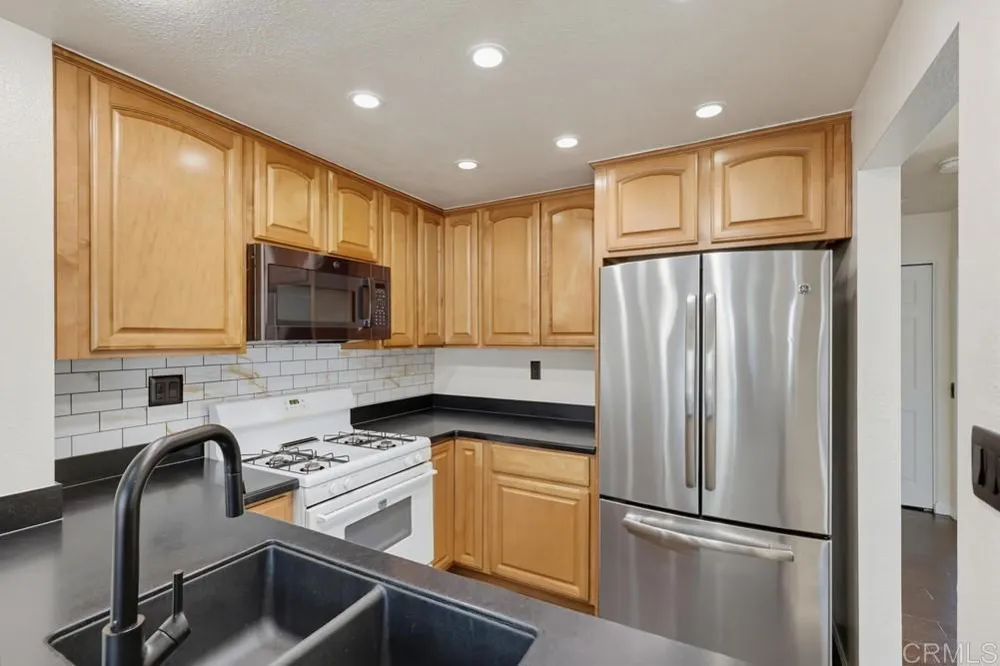 1881 MANZANA WAY San Diego, CA 92139