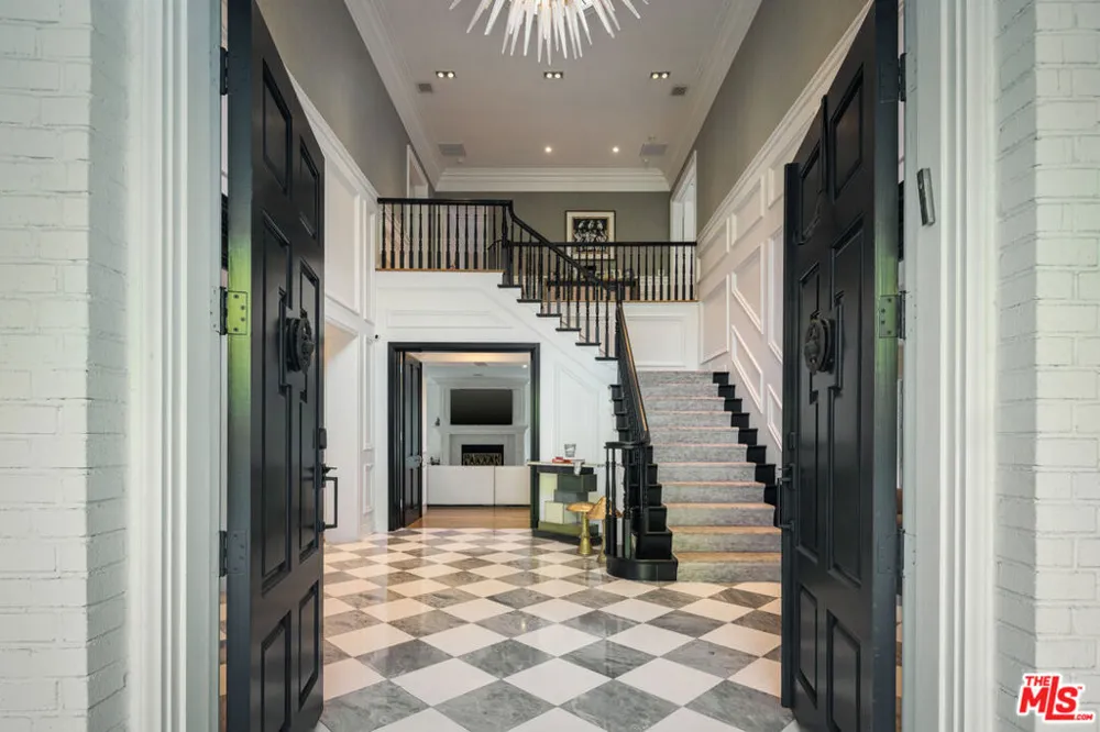 9135 Hazen Drive Beverly Hills, CA 90210
