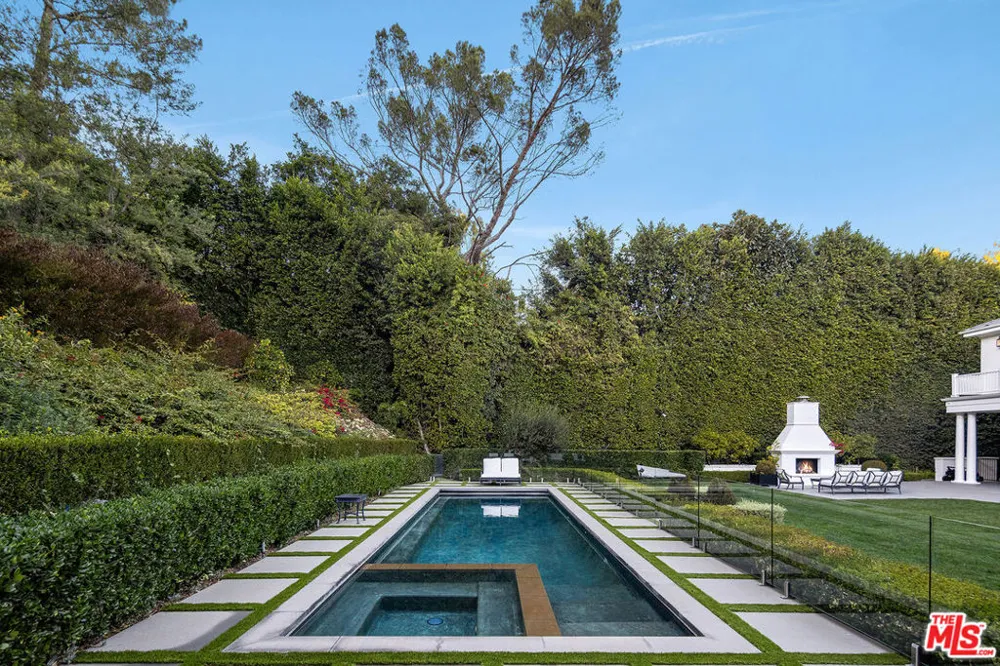 9135 Hazen Drive Beverly Hills, CA 90210