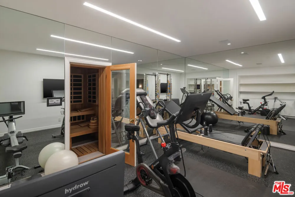 9135 Hazen Drive Beverly Hills, CA 90210