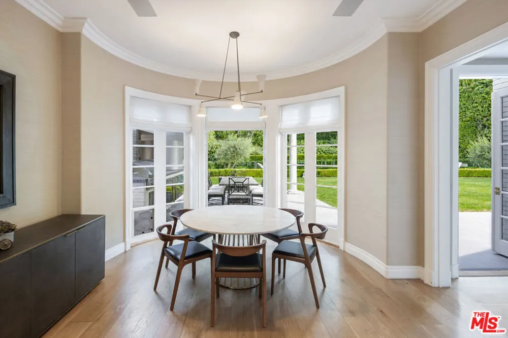 9135 Hazen Drive Beverly Hills, CA 90210