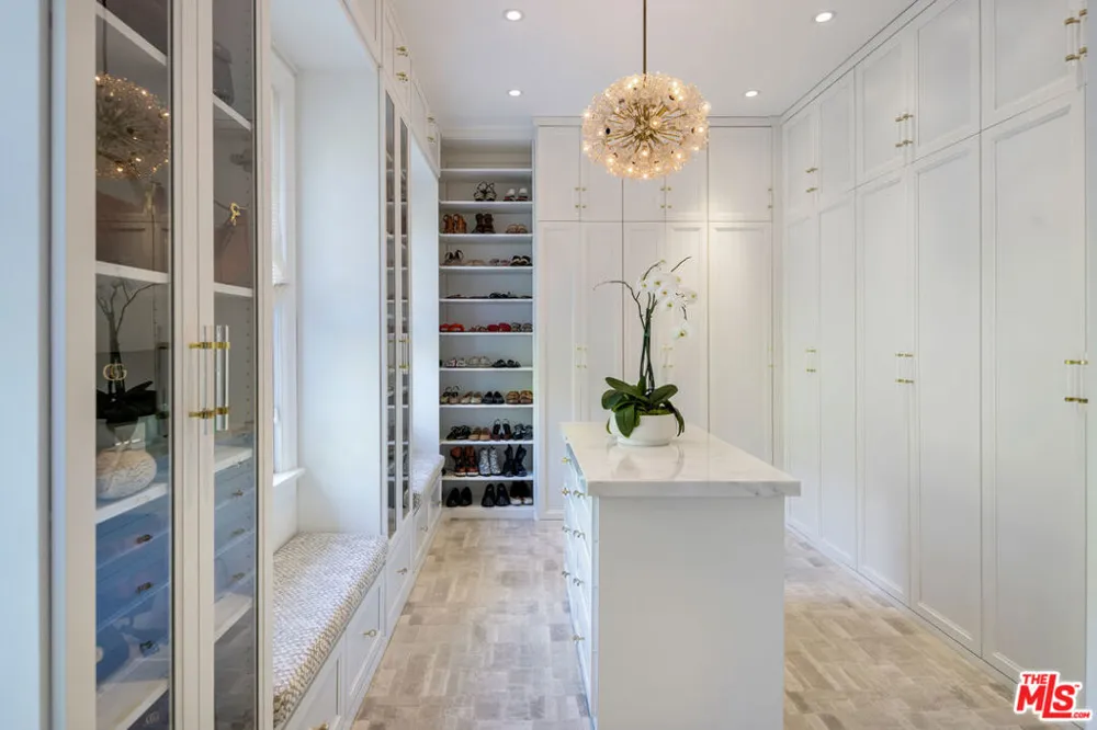 9135 Hazen Drive Beverly Hills, CA 90210