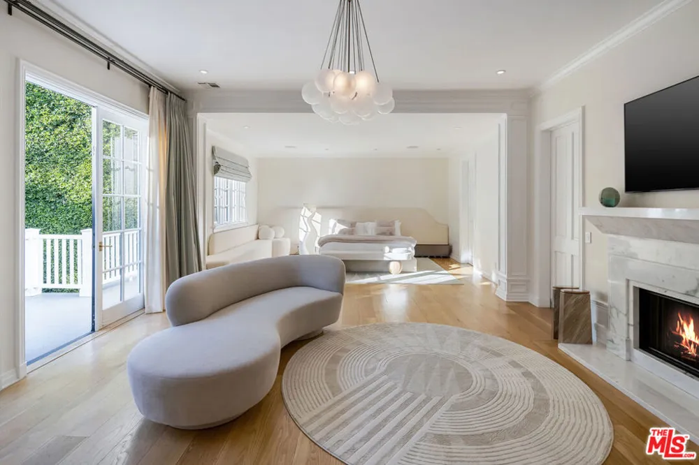 9135 Hazen Drive Beverly Hills, CA 90210