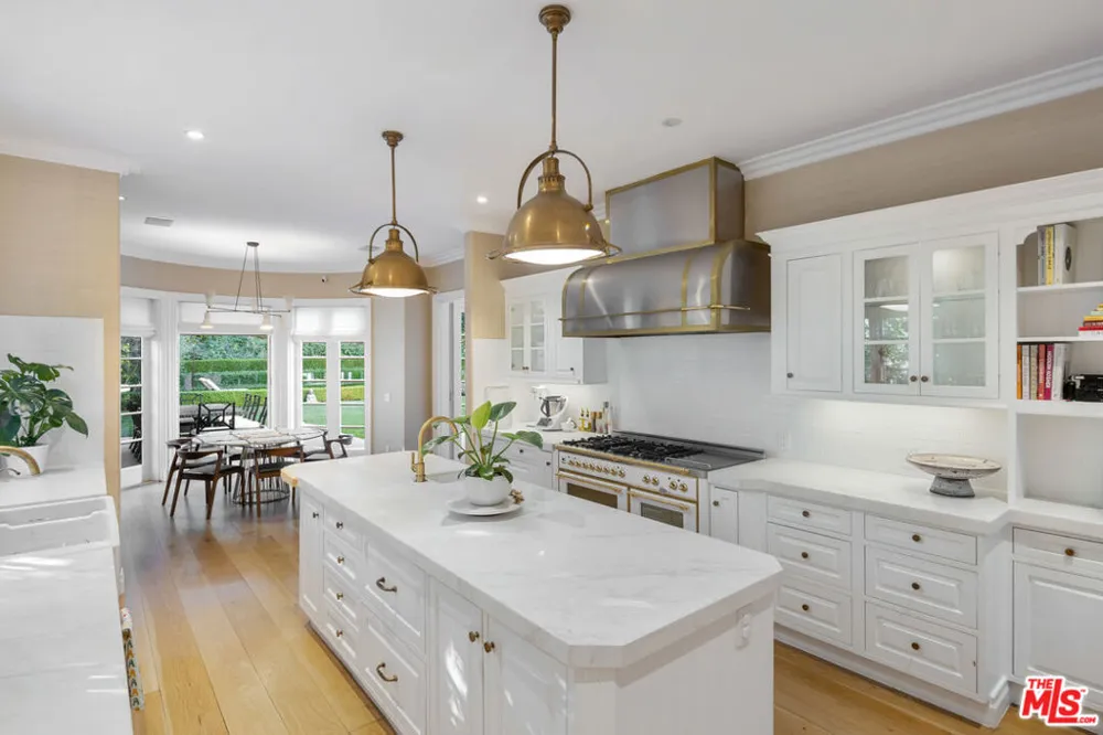 9135 Hazen Drive Beverly Hills, CA 90210