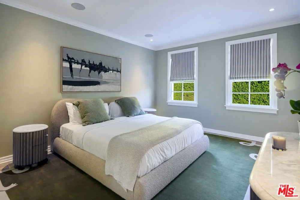 9135 Hazen Drive Beverly Hills, CA 90210