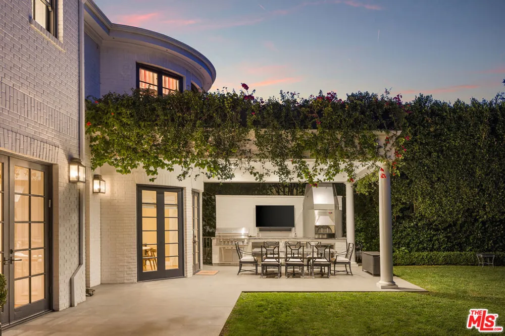 9135 Hazen Drive Beverly Hills, CA 90210