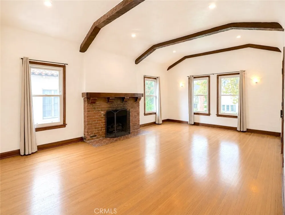 6622 W 6th Los Angeles, CA 90048