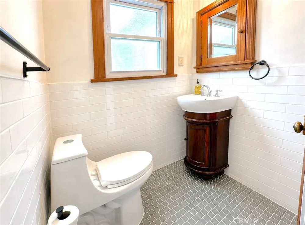 6622 W 6th Los Angeles, CA 90048