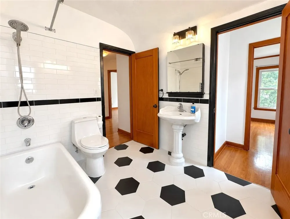 6622 W 6th Los Angeles, CA 90048