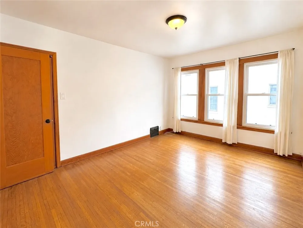 6622 W 6th Los Angeles, CA 90048