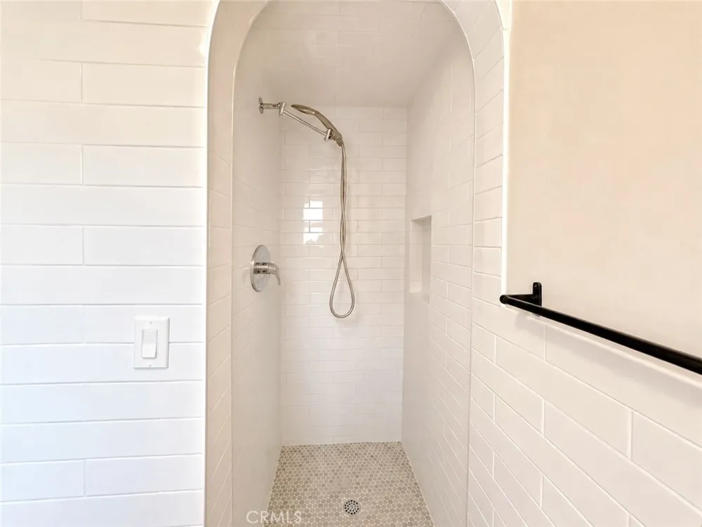 6622 W 6th Los Angeles, CA 90048