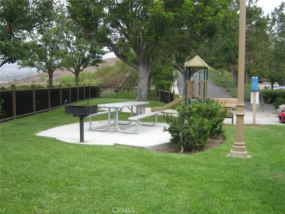 221 California Court Mission Viejo, CA 92692