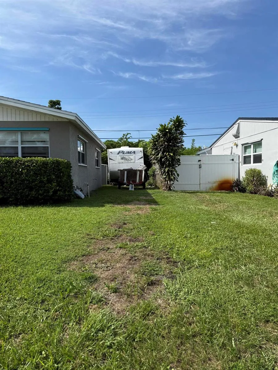 4400 APPLECREST DRIVE Palm Beach Gardens, FL 33410