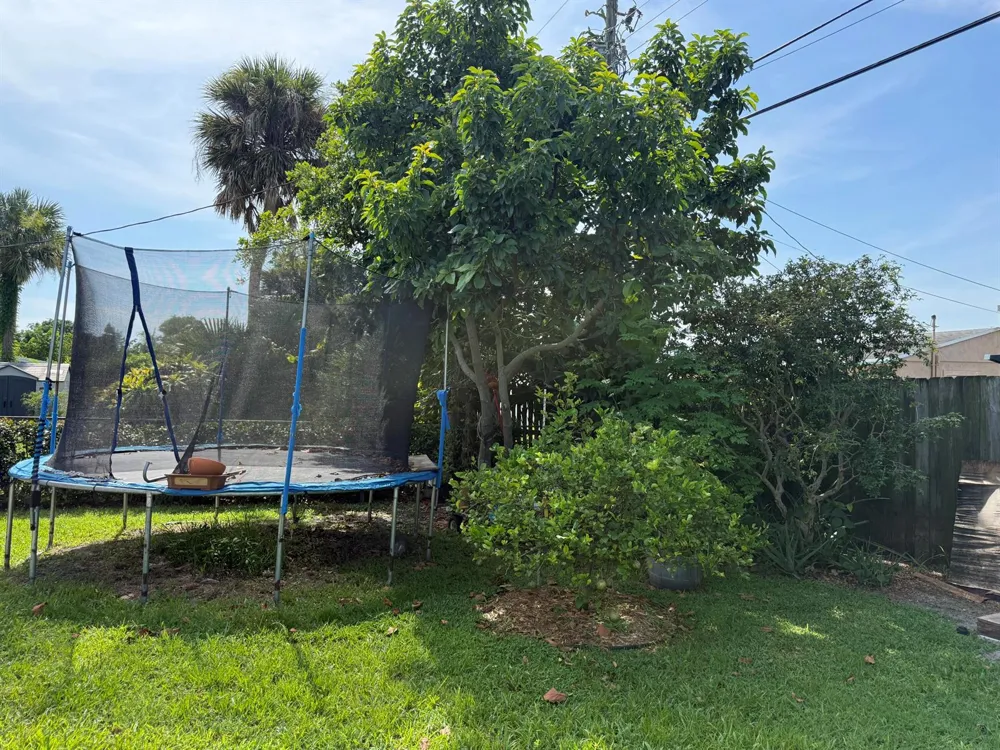 4400 APPLECREST DRIVE Palm Beach Gardens, FL 33410