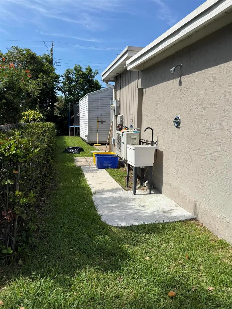 4400 APPLECREST DRIVE Palm Beach Gardens, FL 33410