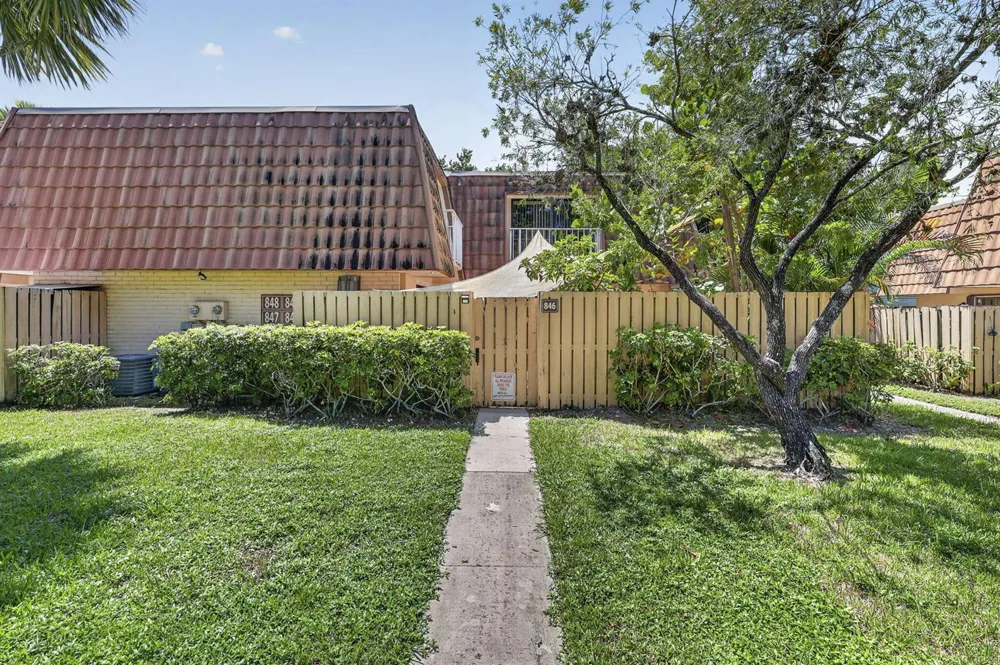 846 BLUE RIDGE CIRCLE West Palm Beach, FL 33409