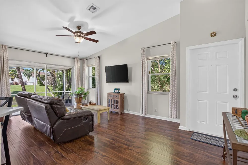 2007 DISCOVERY CIRCLE E Deerfield Beach, FL 33442