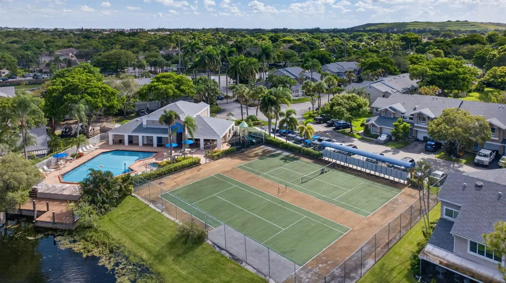 2007 DISCOVERY CIRCLE E Deerfield Beach, FL 33442