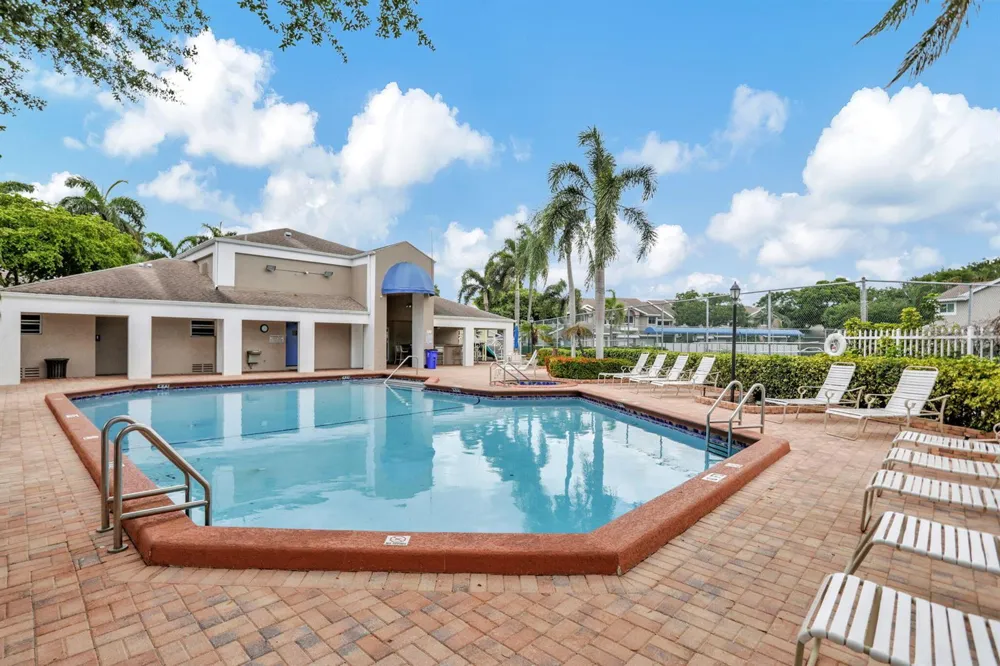 2007 DISCOVERY CIRCLE E Deerfield Beach, FL 33442