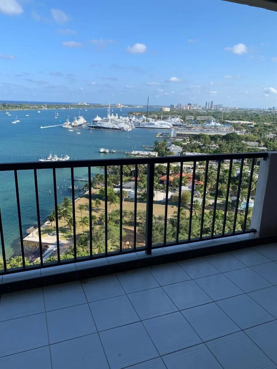 5200 Flagler Drive #2205 West Palm Beach, FL 33407