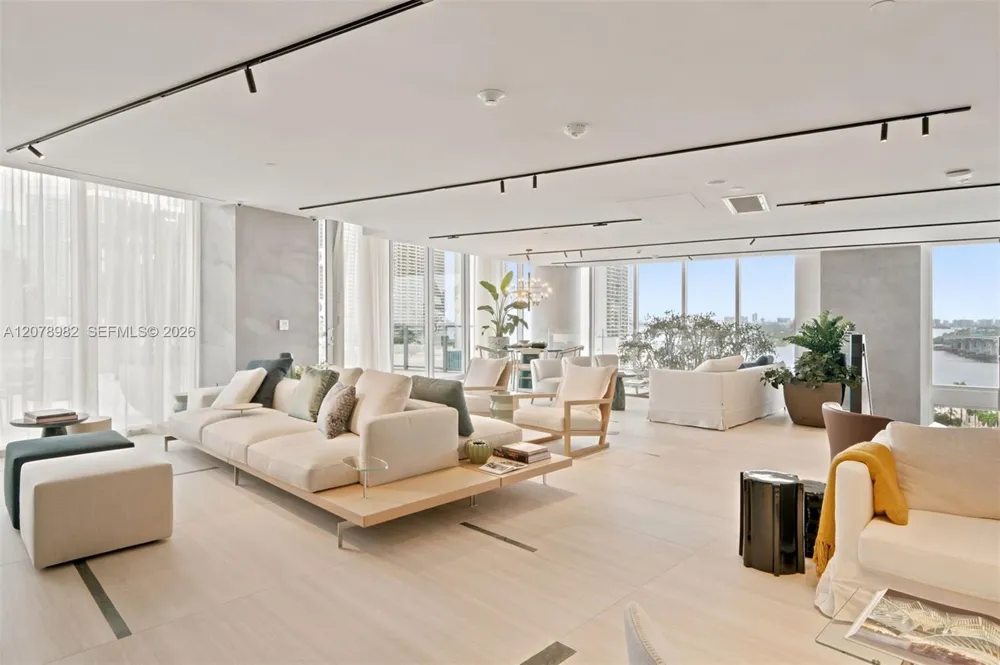 1400 Biscayne Blvd #505 Miami, FL 33132