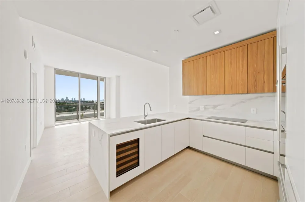 1400 Biscayne Blvd #505 Miami, FL 33132