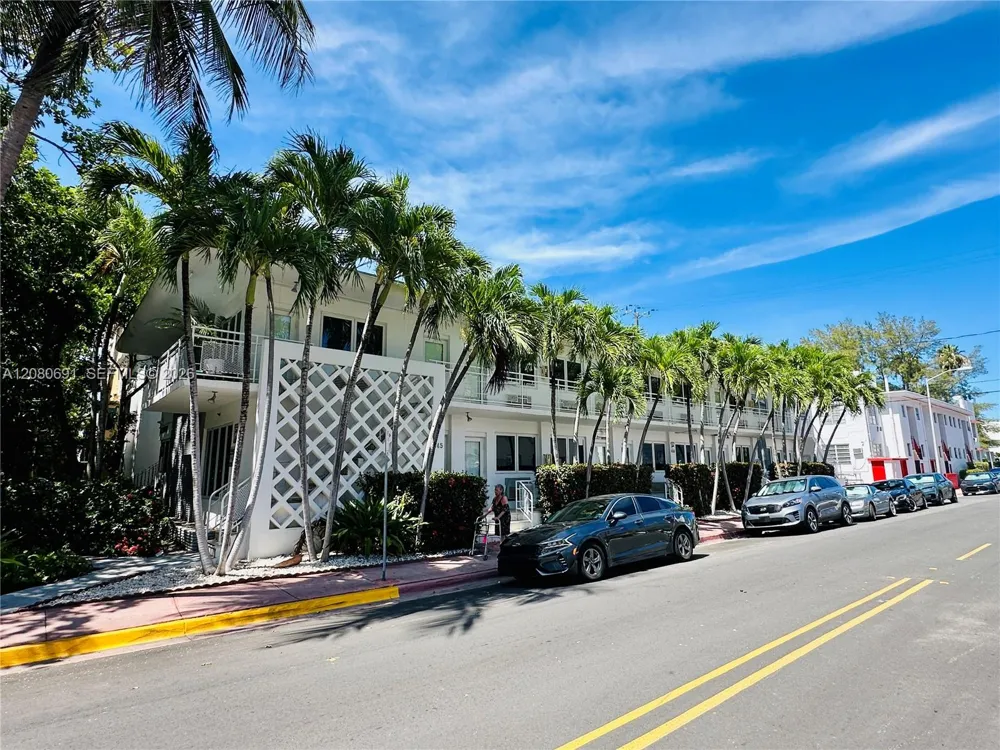 745 13th St #17 Miami Beach, FL 33139