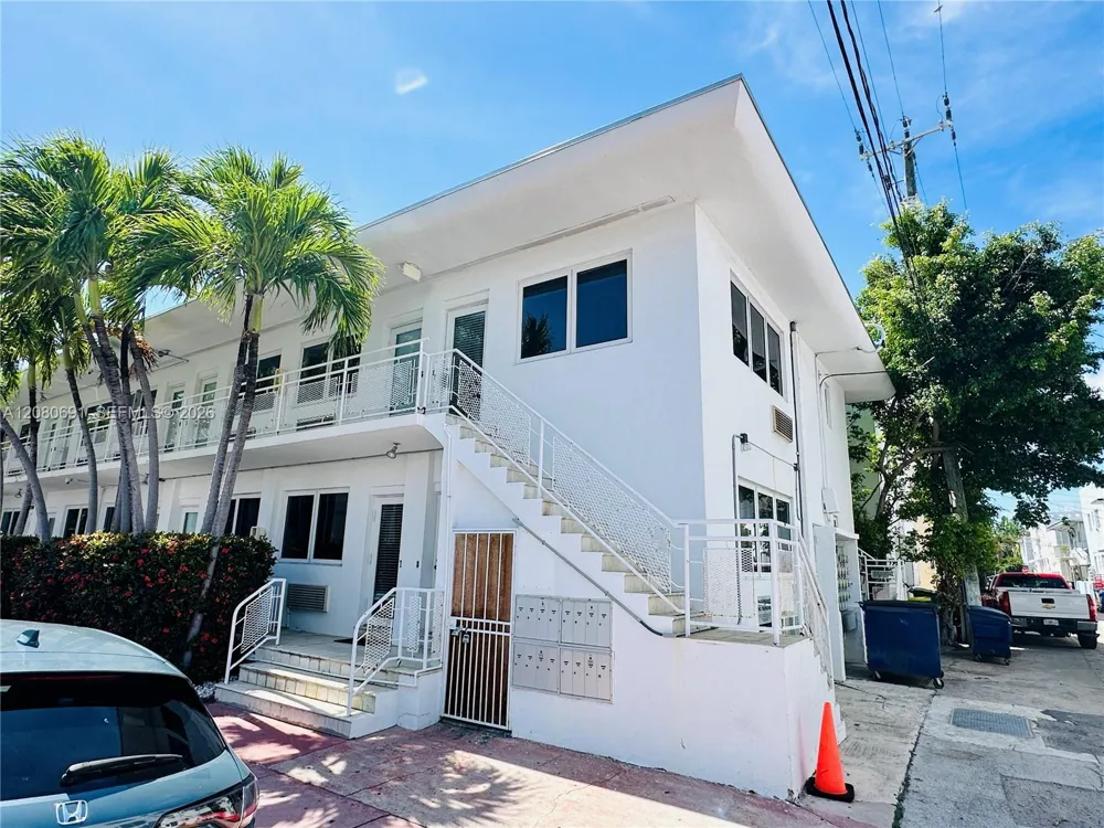 745 13th St #17 Miami Beach, FL 33139
