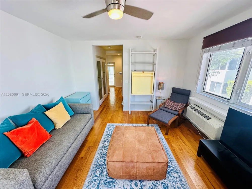 745 13th St #17 Miami Beach, FL 33139