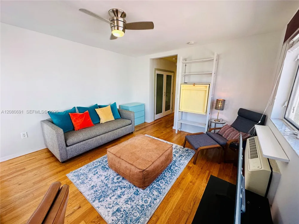 745 13th St #17 Miami Beach, FL 33139