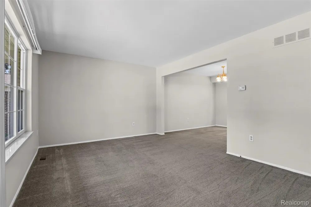 8167 Sandpiper Street Canton Charter Township, MI 48187
