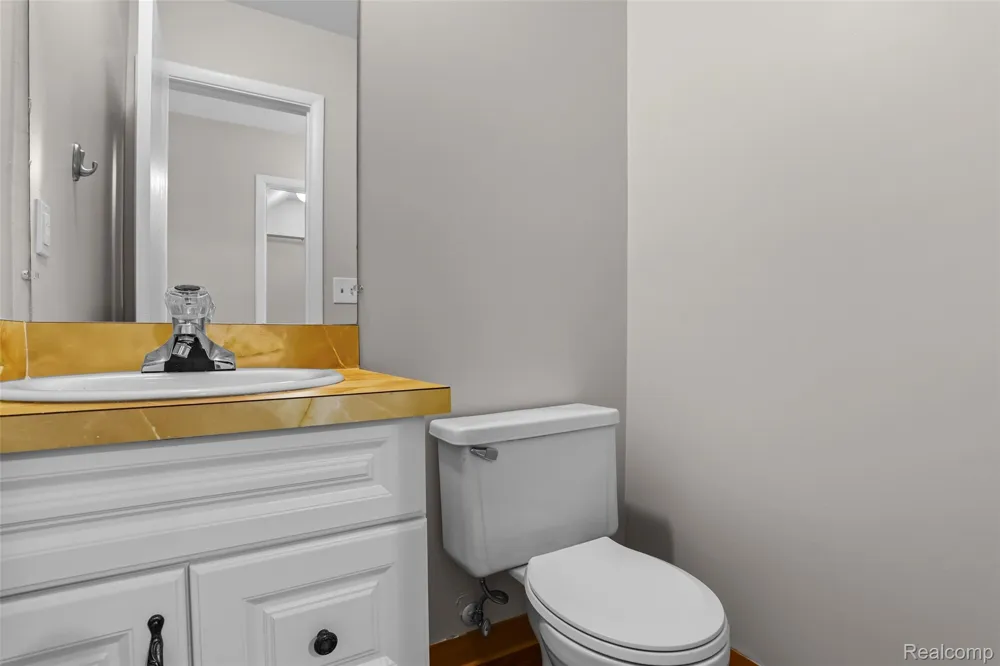 8167 Sandpiper Street Canton Charter Township, MI 48187