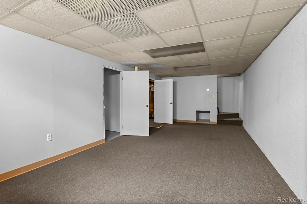 8167 Sandpiper Street Canton Charter Township, MI 48187