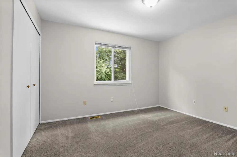 8167 Sandpiper Street Canton Charter Township, MI 48187