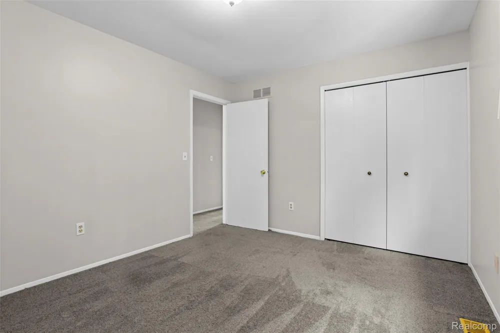 8167 Sandpiper Street Canton Charter Township, MI 48187