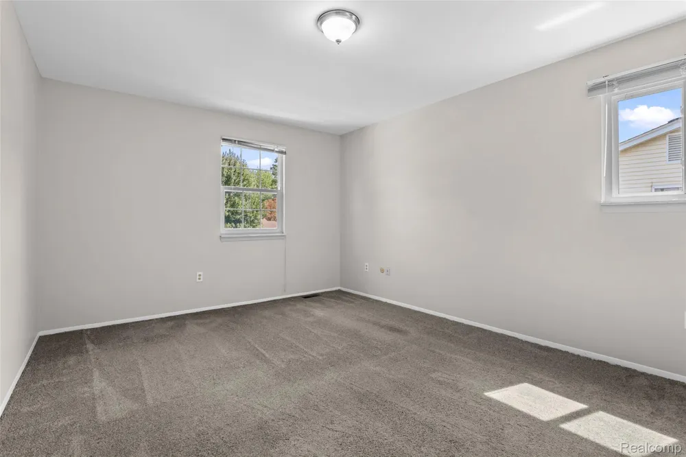 8167 Sandpiper Street Canton Charter Township, MI 48187