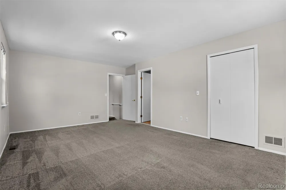 8167 Sandpiper Street Canton Charter Township, MI 48187
